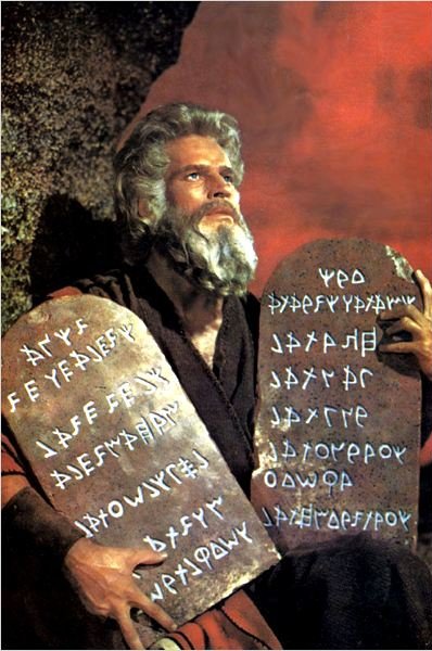 Moses und die Steintafeln mit den zehn Geboten